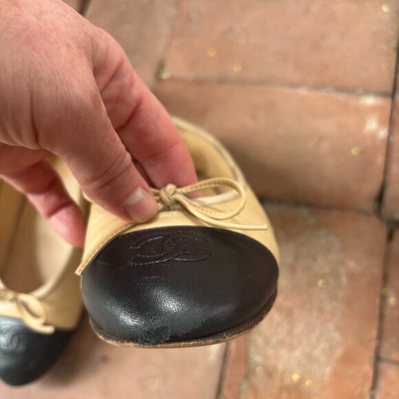 Authentic Chanel Two Tone Leather Ballet Flat in Size 8 - Picture 2 of 3
